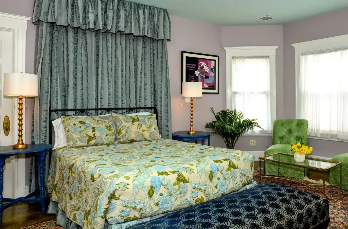 The Master Room at 48 Vauxhall — elegant and spacious for couples